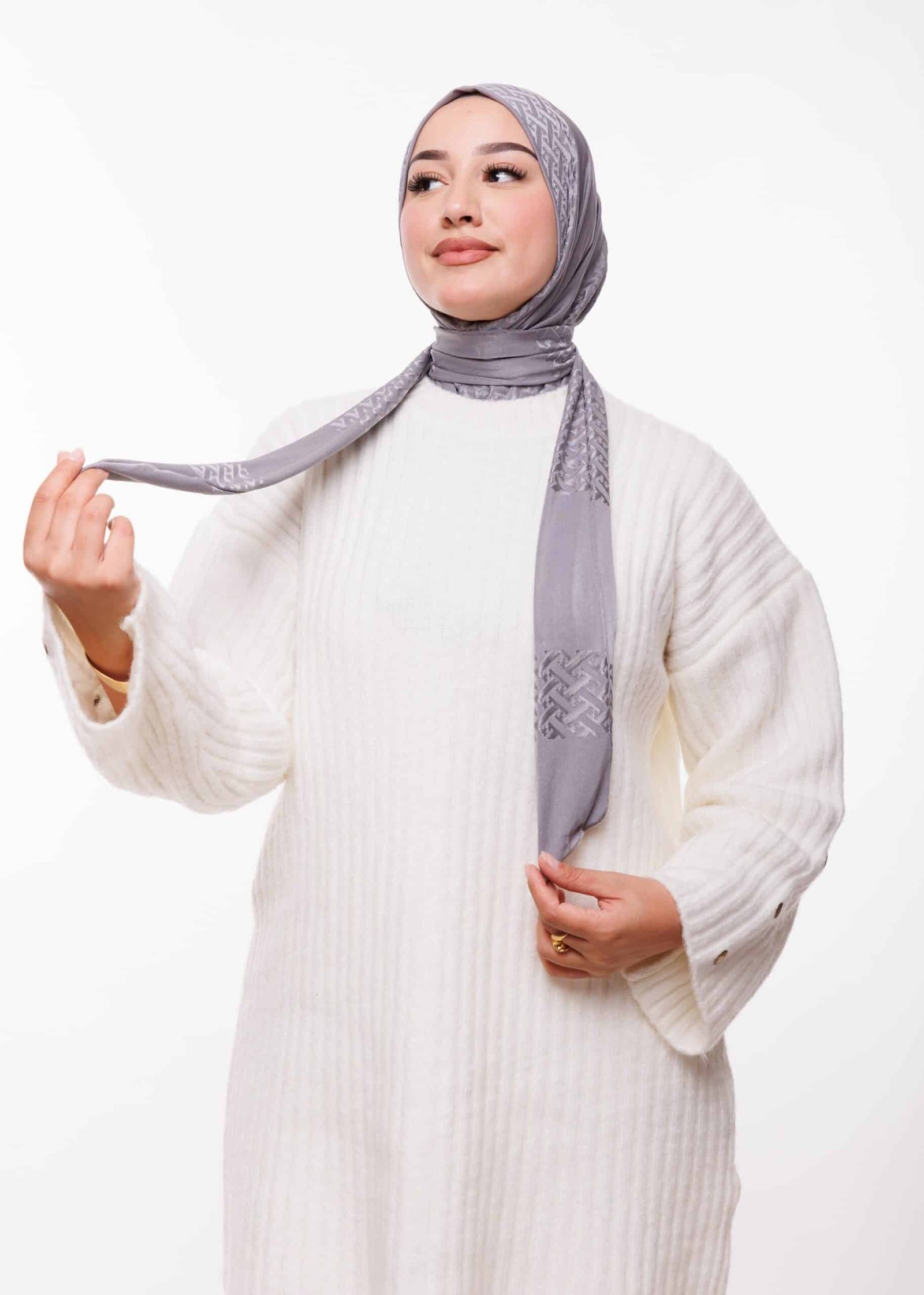 طبقية خليجية - رمادي -