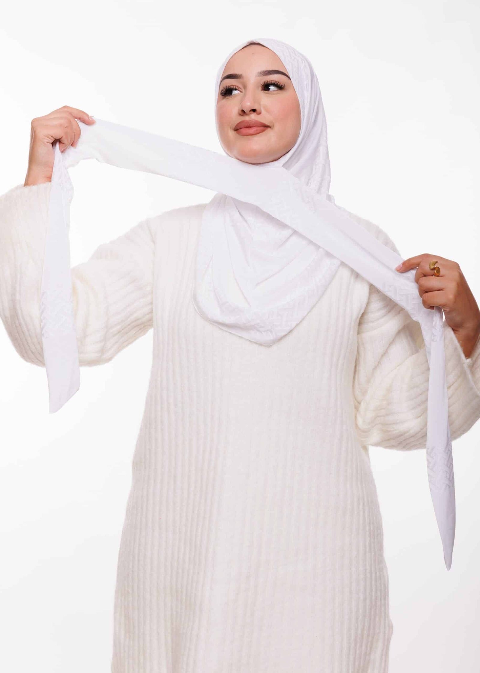 طبقية خليجية - أبيض -