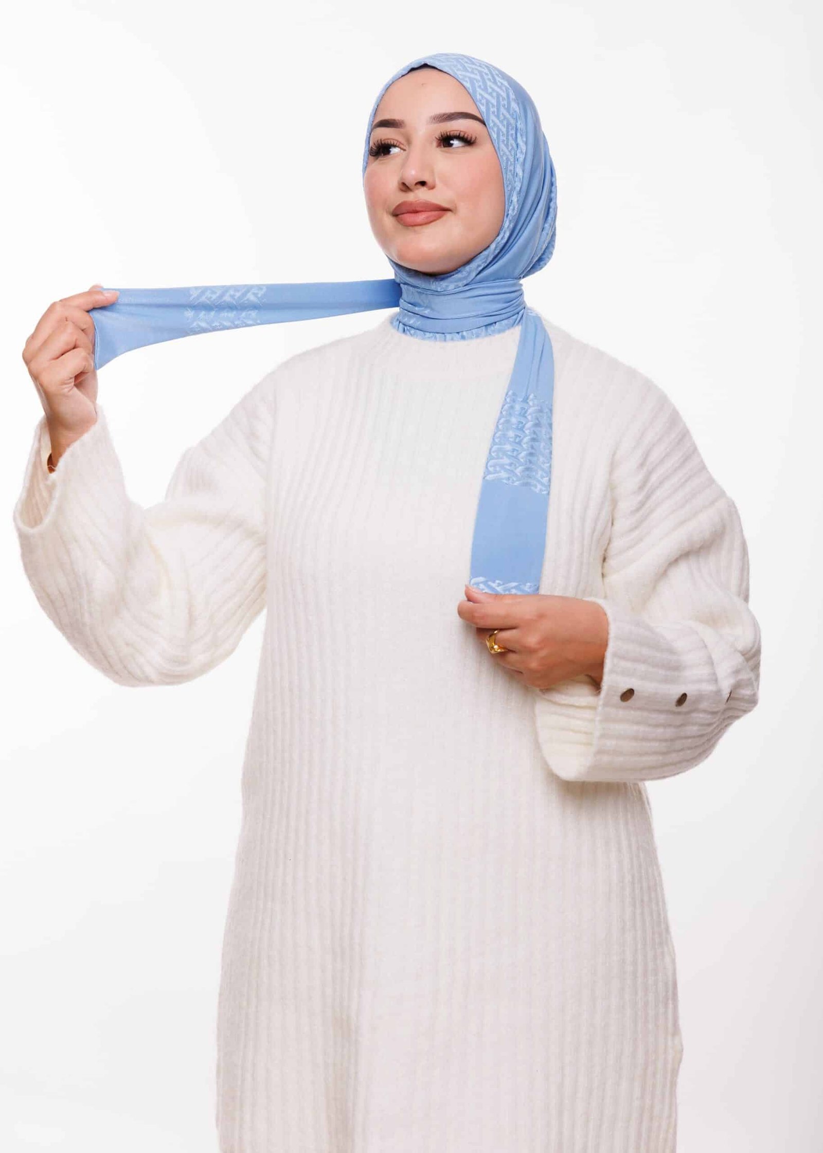 طبقية خليجية - أزرق سماوي -