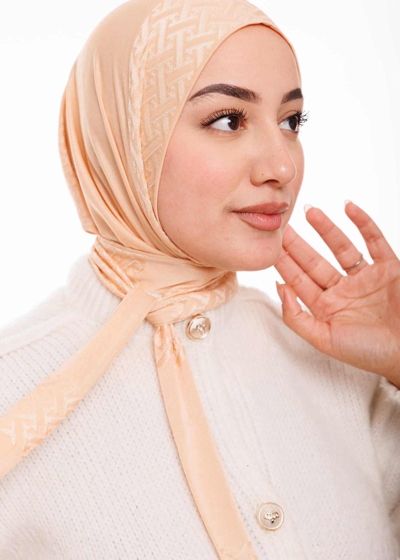 طبقية كشخة خليجية - بيج باستيل -