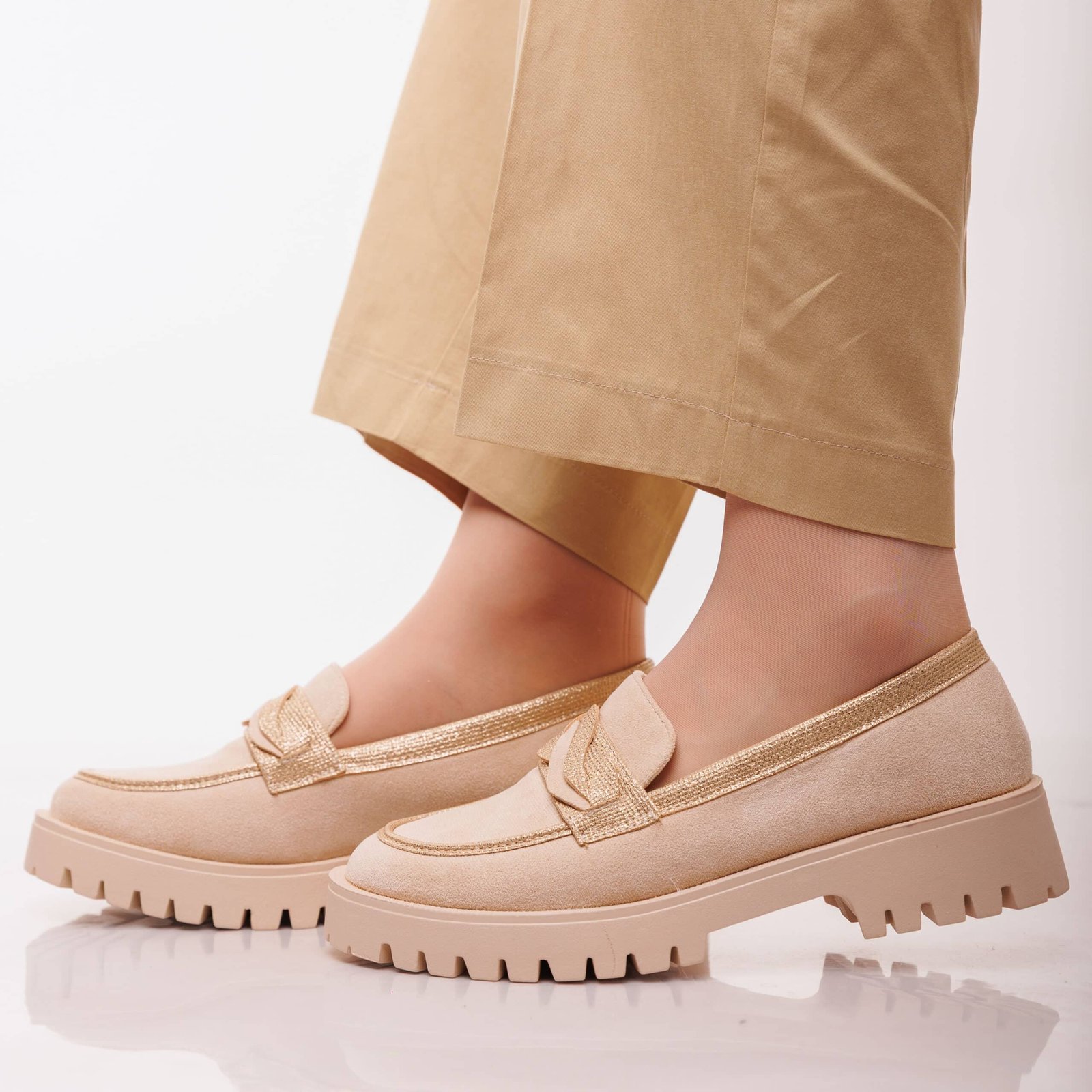 حذاء كلاسيكي أنيق