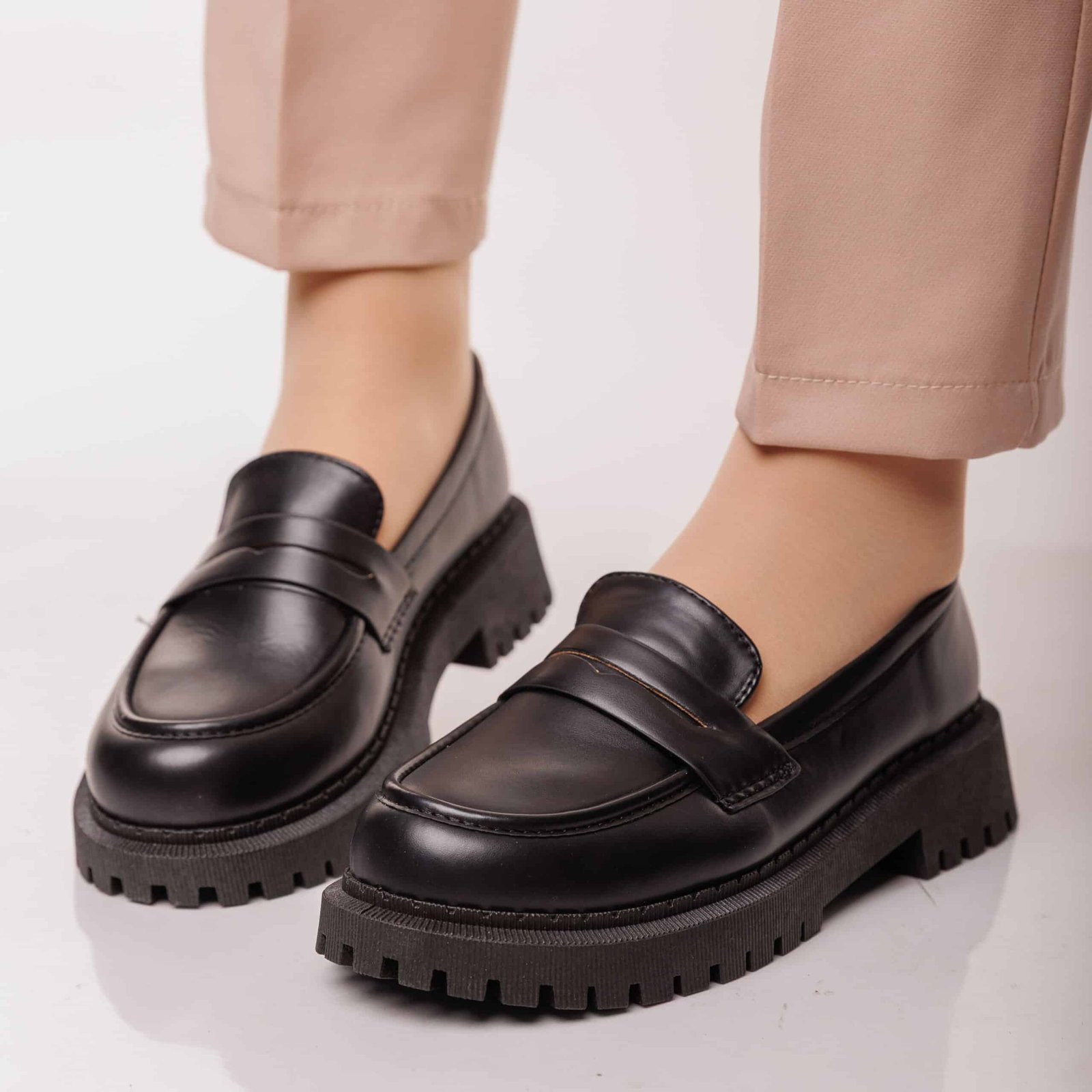 حذاء كلاسيكي أنيق