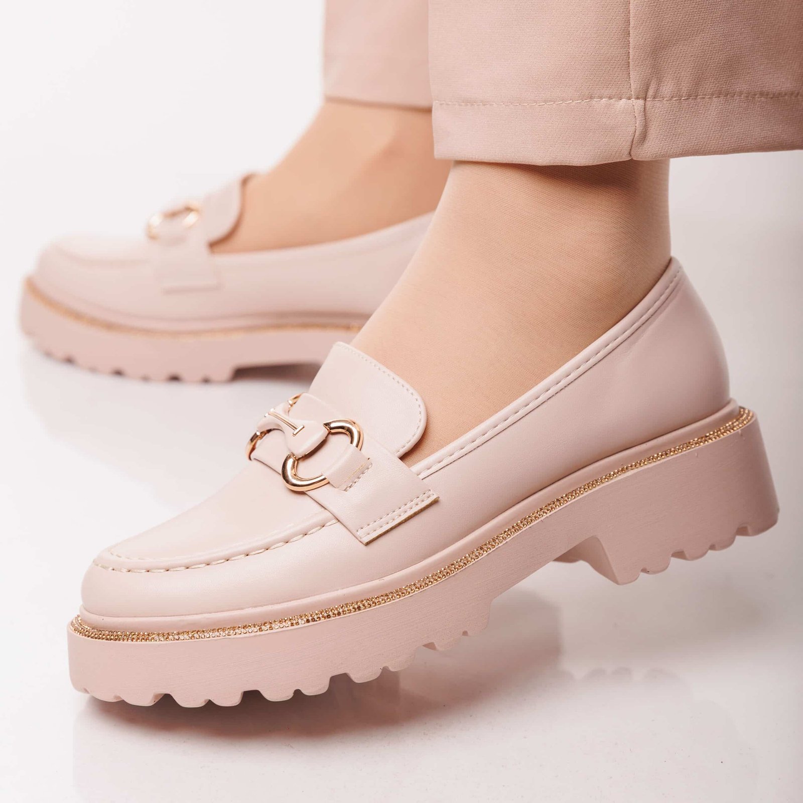 حذاء كلاسيكي أنيق