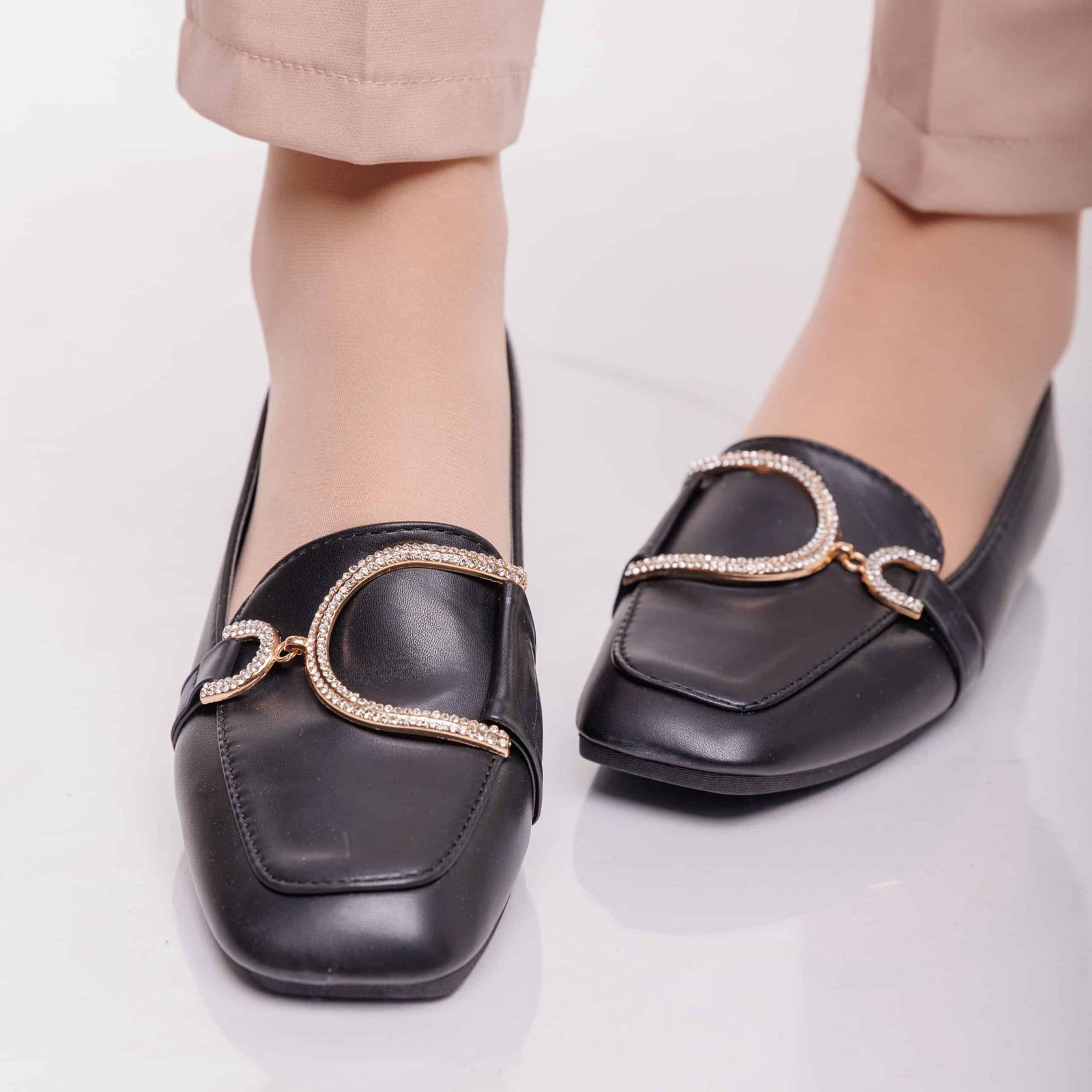 حذاء كلاسيكي أنيق