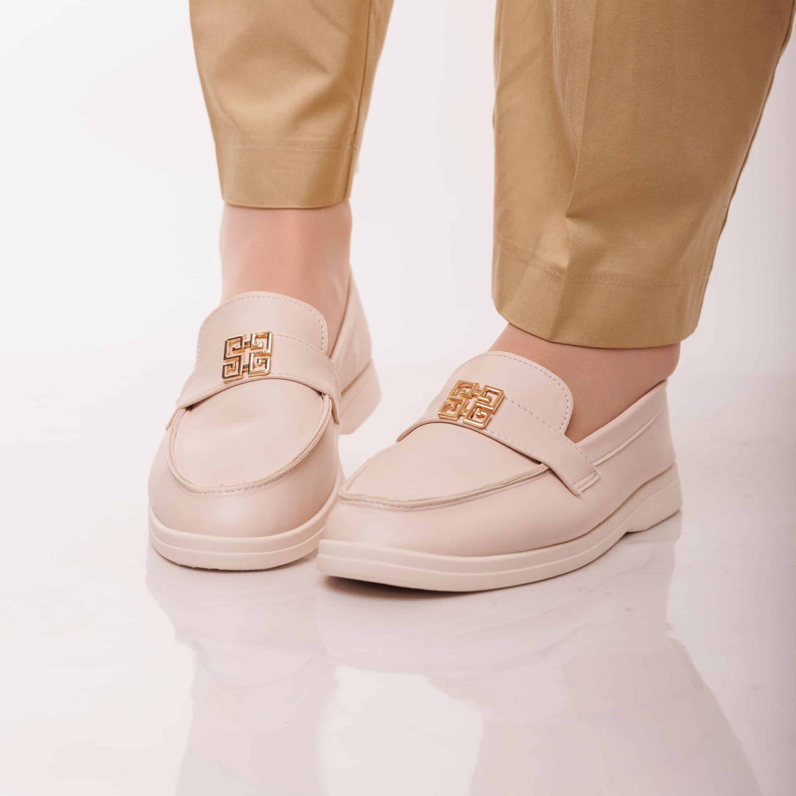 حذاء كلاسيكي أنيق