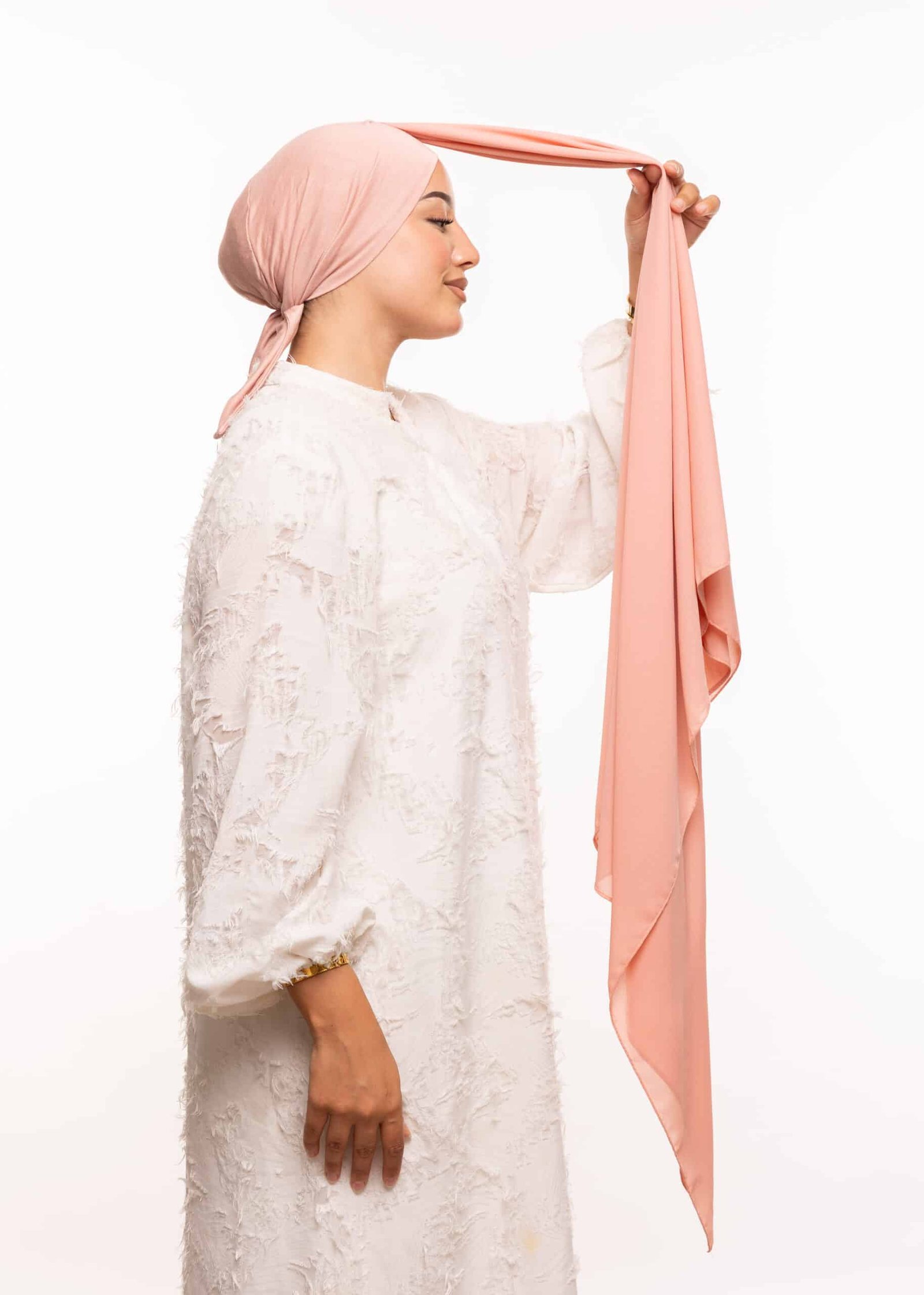 شال كريب بالبوني يربط من الخلف - وردي مرجاني